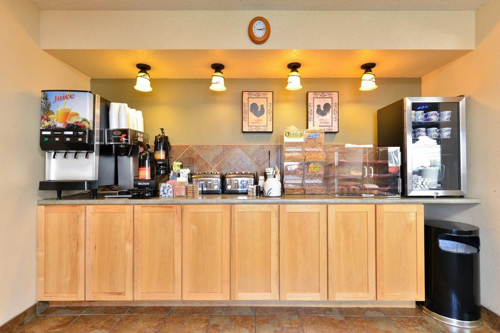 Super 8 By Wyndham Rapid City Eksteriør billede